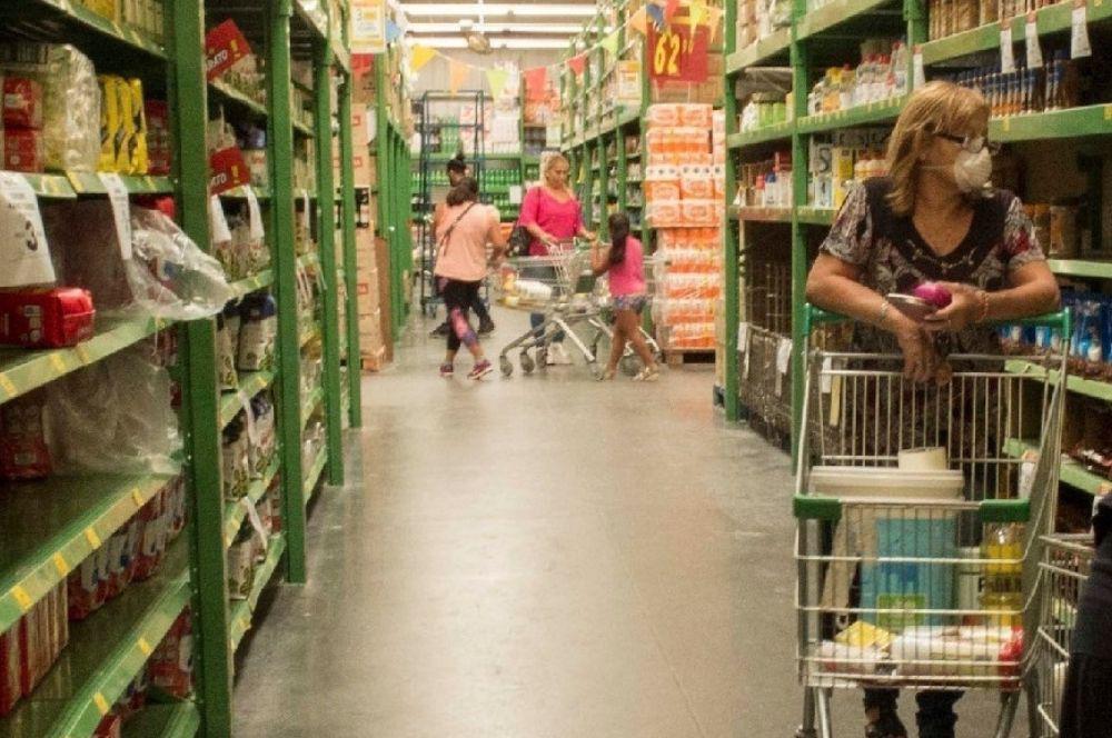 supermercados gente con barbijo