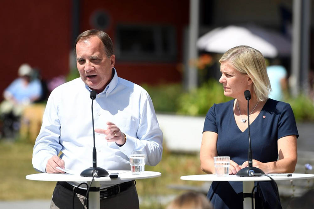 Primer Ministro Stefan Lofven yla ministra de finanzas Magdalena Andersson