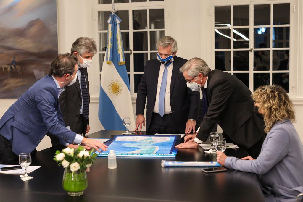 tres leyes porla soberanía sobre malvinas @CasaRosada (2)