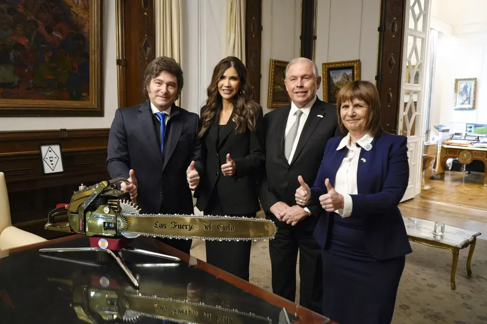bullrich  Kristi Noem by na