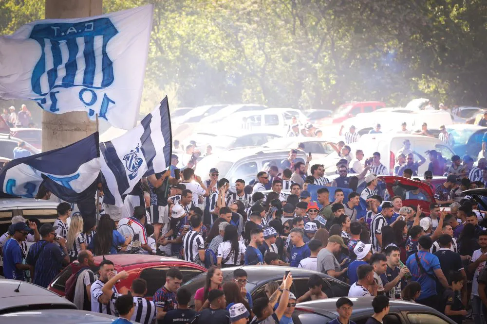 hinchada de la T by @CATalleresdecba