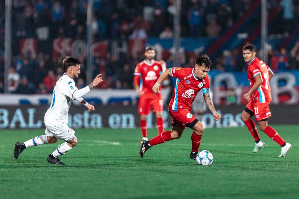 Belgrano empató sin goles frente a Tigre y rescató un valioso punto en Victoria thumbnail