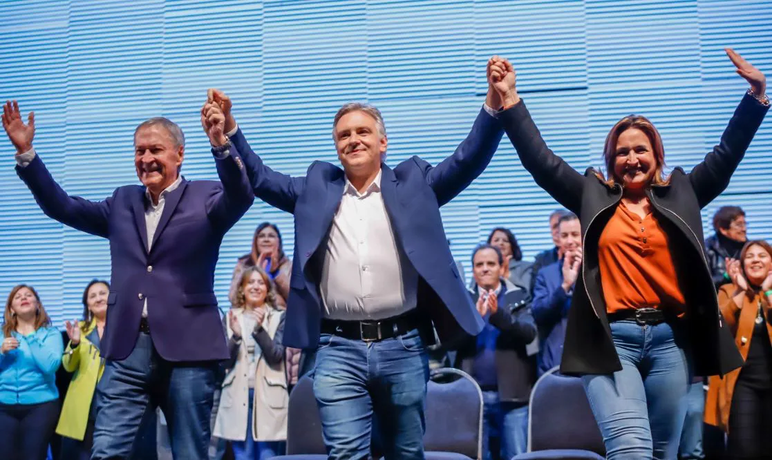 multimedia.normal.a00c69627c68c535.Q2llcnJlIGNhbXBhw7FhIExsYXJ5b3JhX25vcm1hbC53ZWJw