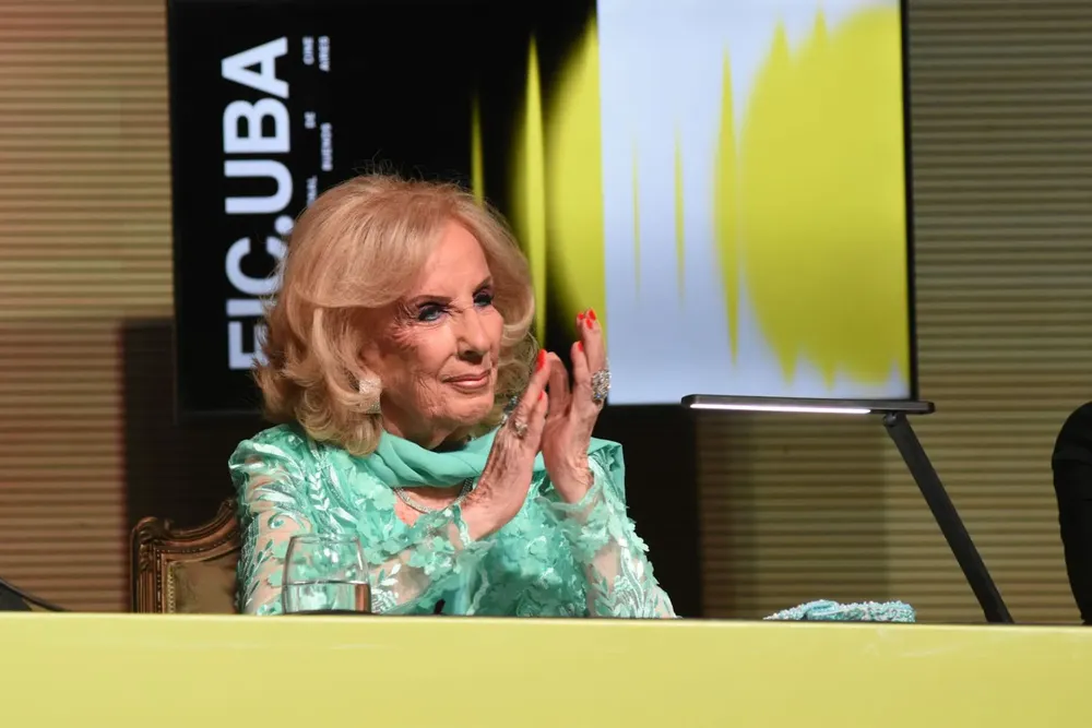 Mirtha Legrand recibió el Doctorado Honoris Causa de la UBA (gentileza)