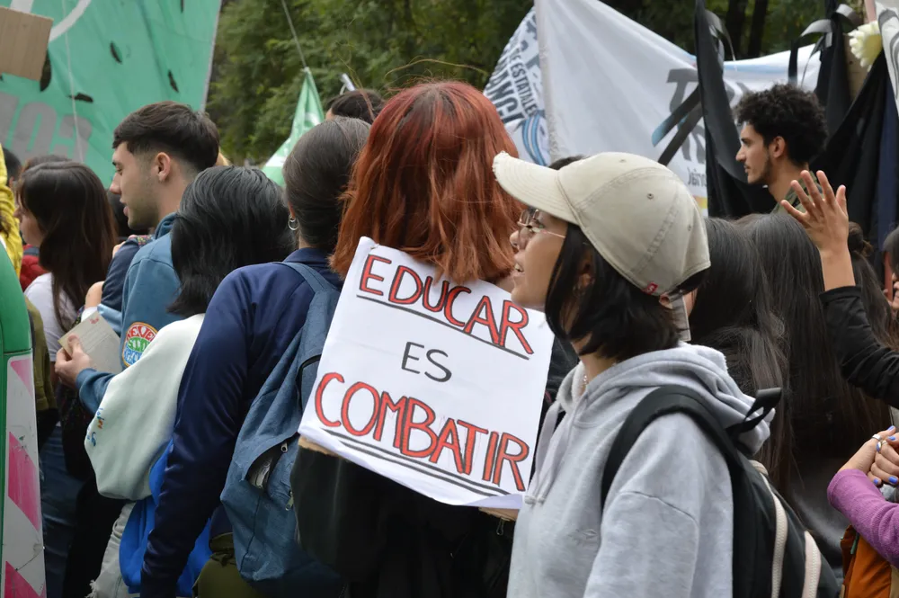 MARCHA universitaria by Miriam Campos LNM