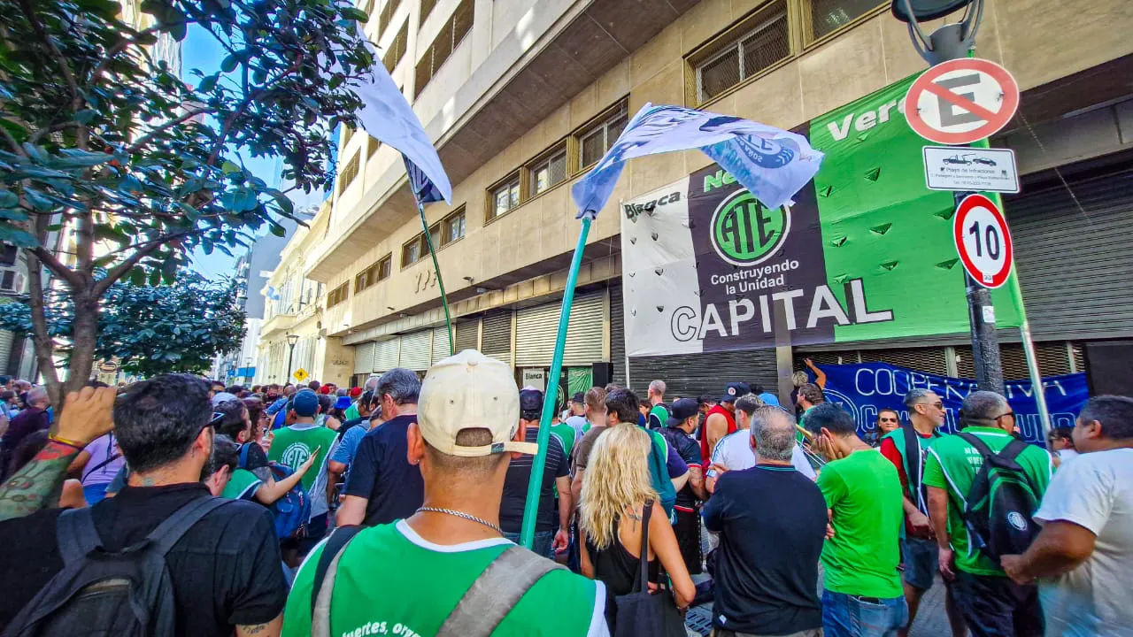 Movilización de ATE en CABA contra los despidos (ATE) 1