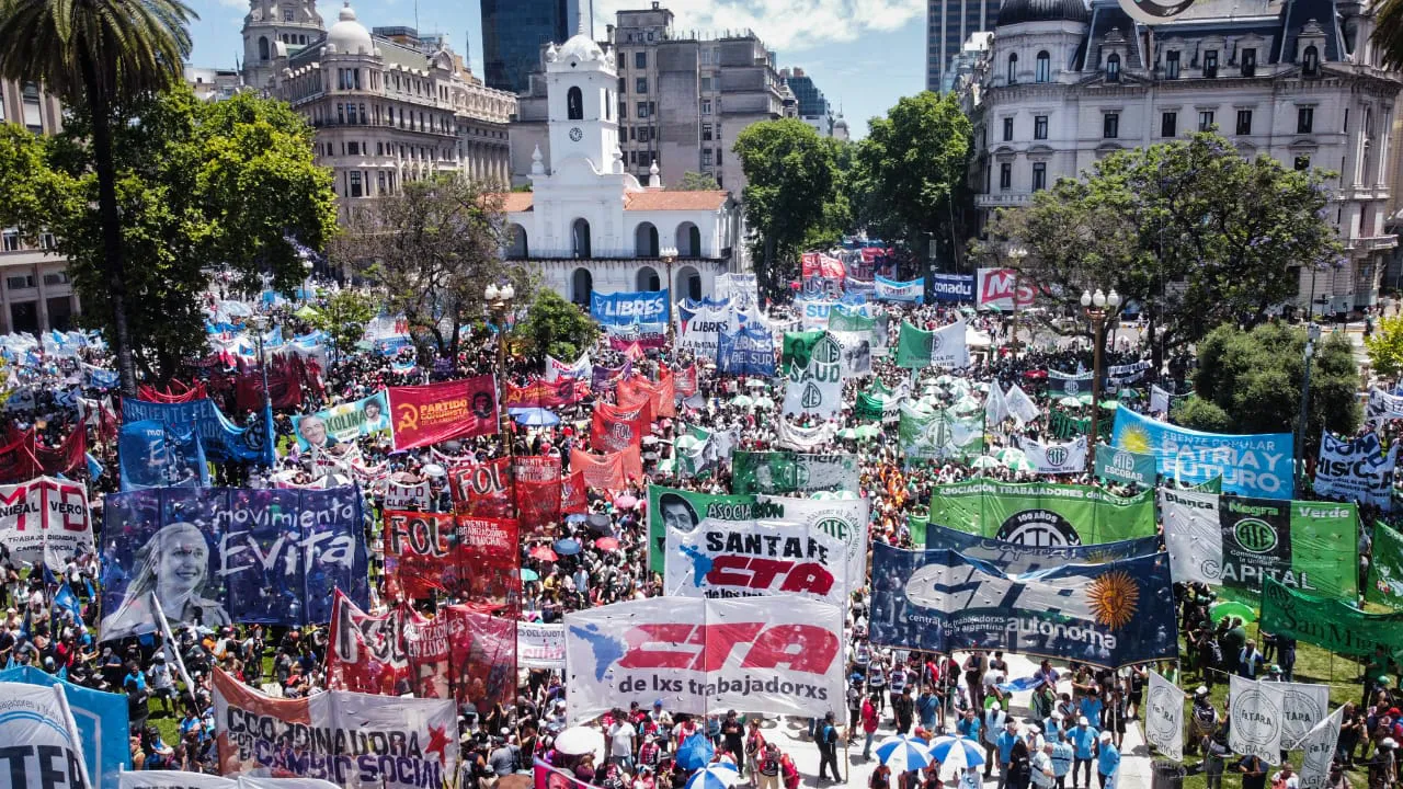 Marcha contra el hambre en Plaza de Mayo (CTA Autónoma) 2