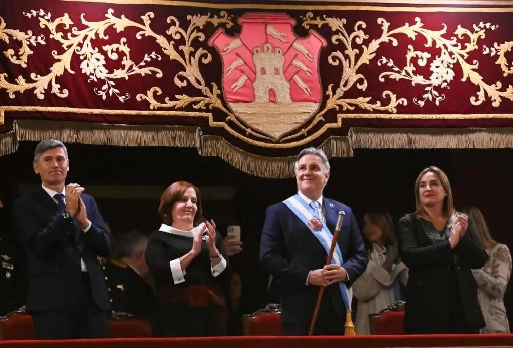 Llaryora 25 de mayo