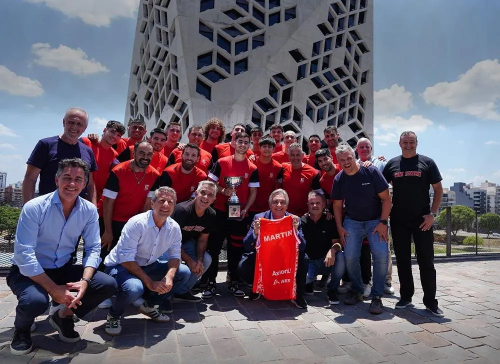 Club de San Fco recibido por el gobernador
