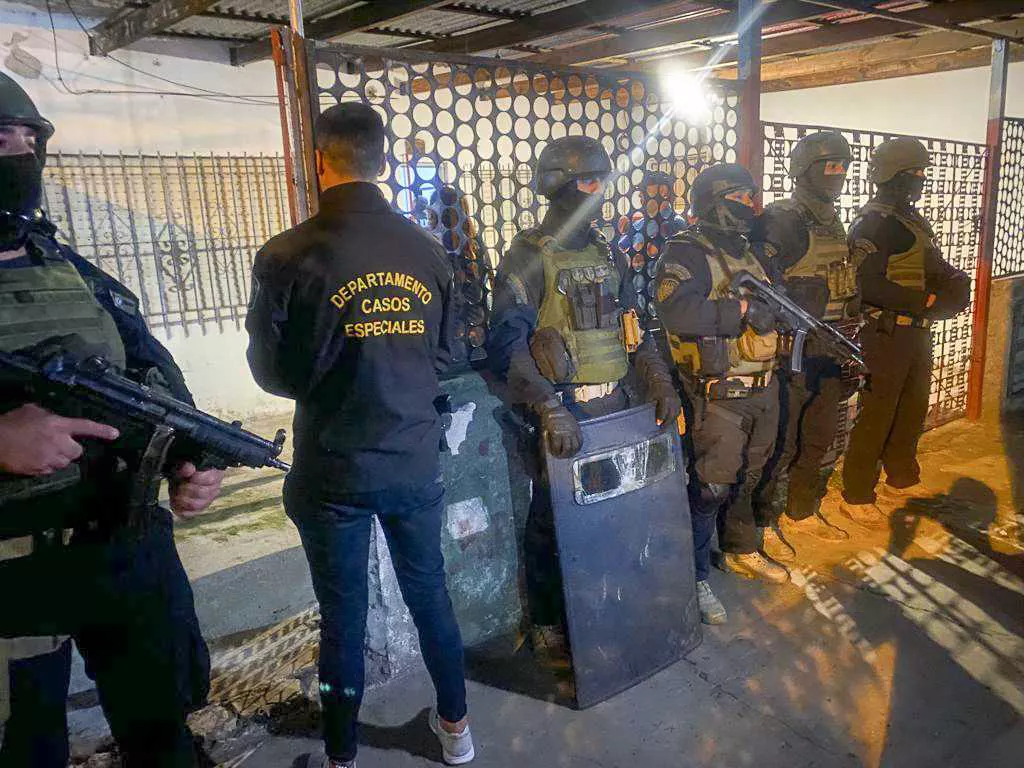 Operativo policial Bs As by NA
