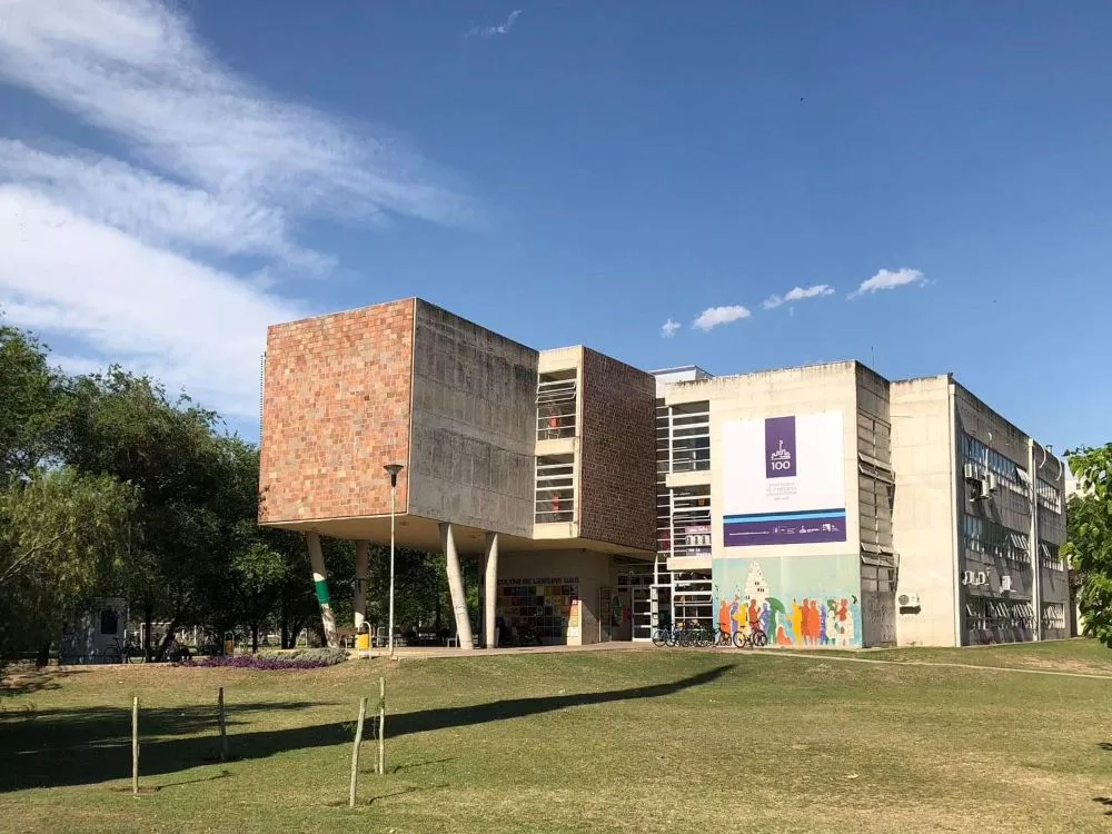 facultad de lenguas by facebook