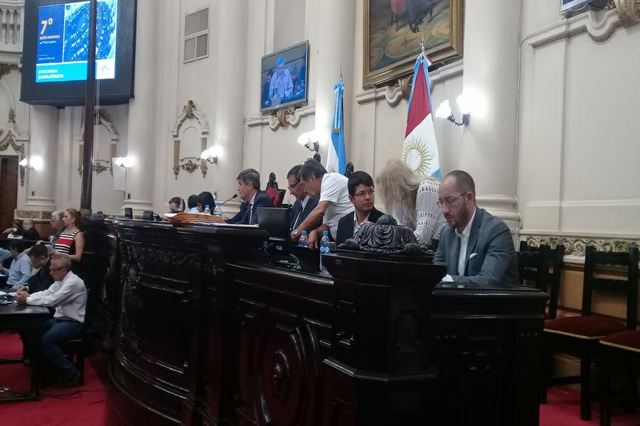 Estrado Unicameral