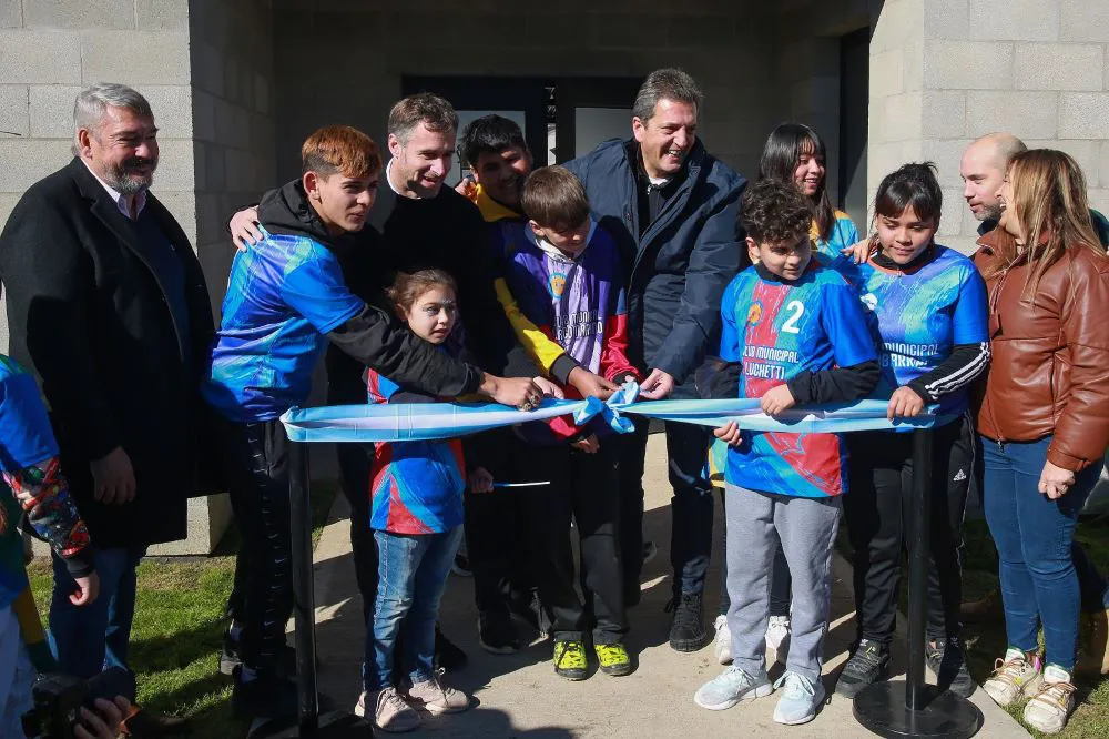Massa inaugura club by @SergioMassa