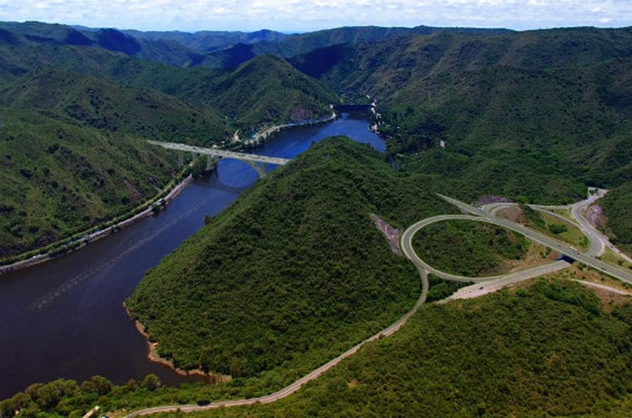 puente costa azul cosquin