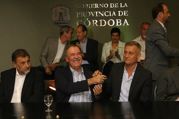 firma-convenio-cloacas-carlos-paz-5