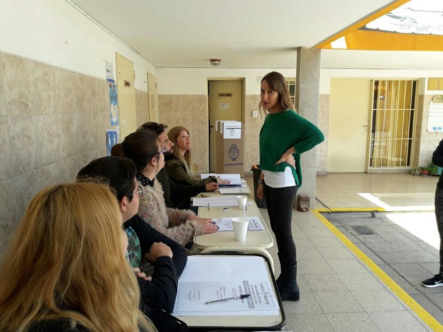 luciana echeverría vota