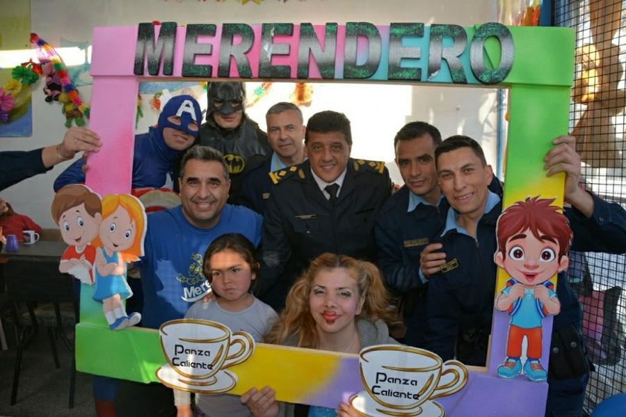merendero policias superhéroes