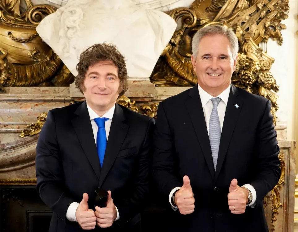 Pablo Quirno y Javier Milei (Oficina del Presidente en X)
