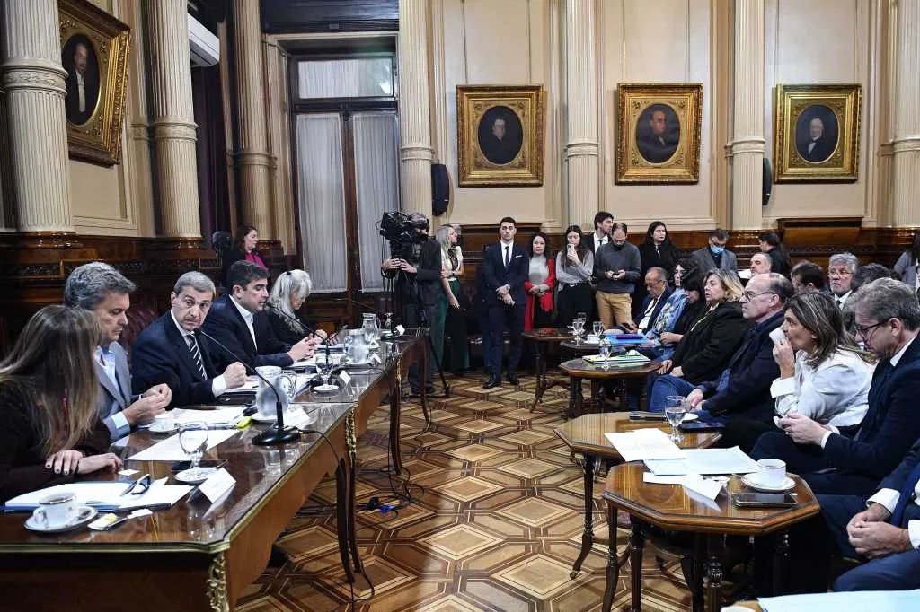 Comis Senado alquineres NA