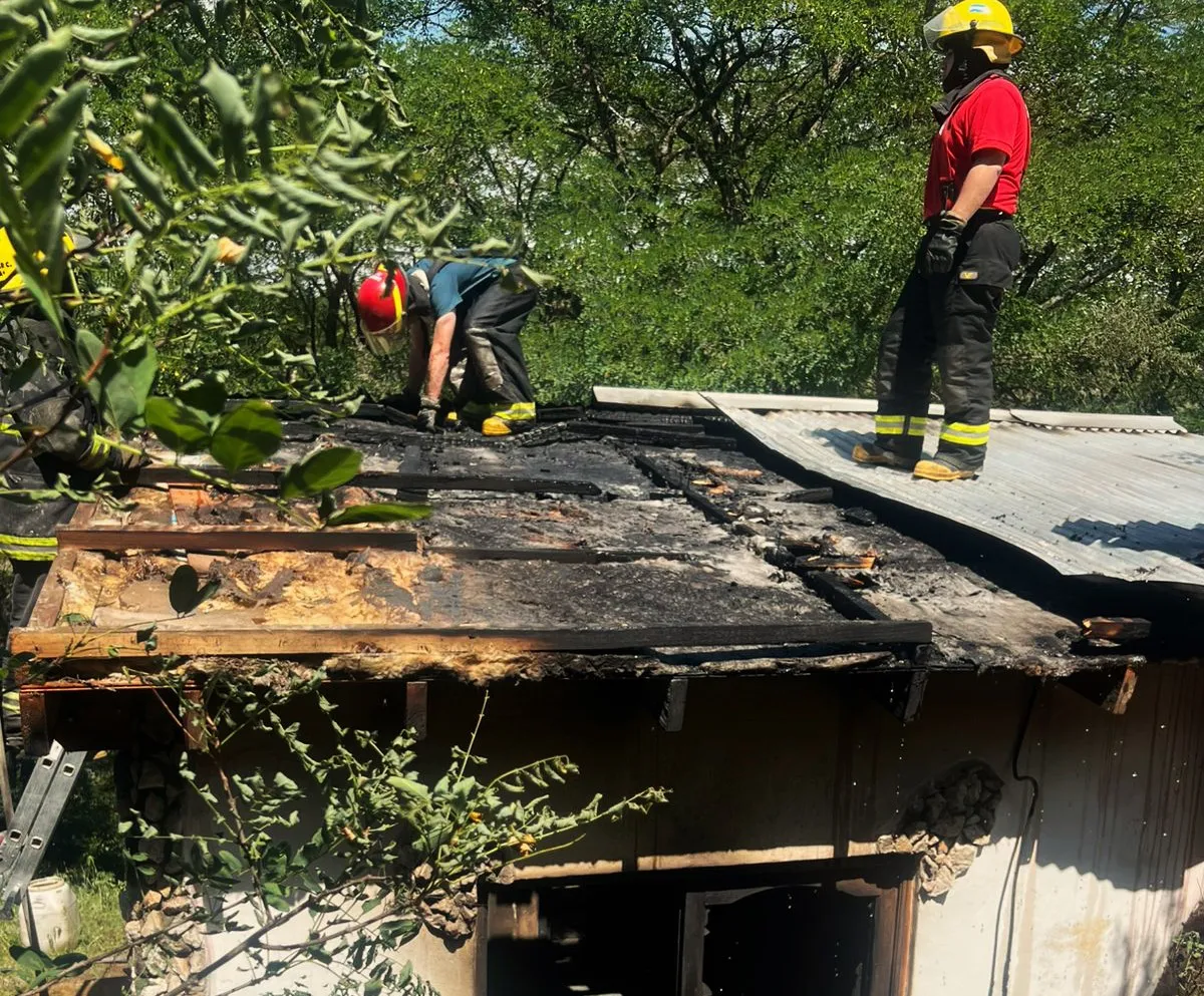Incendio en un domicilio de Villa Yacanto (Policía) 1