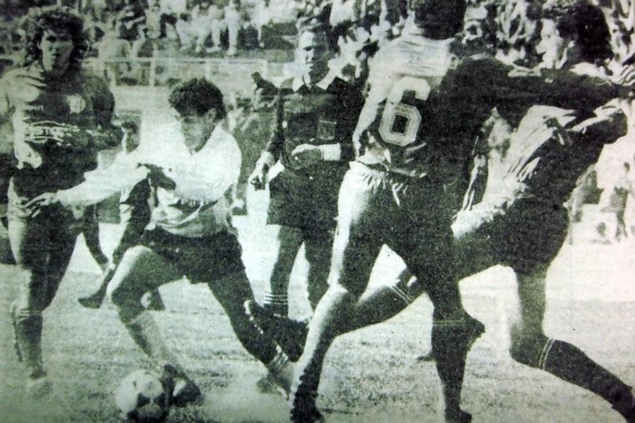 1989-08-27 - Bernuncio, Carrasco y Marchi marcan a Márquez en su debut Vs. San Lorenzo