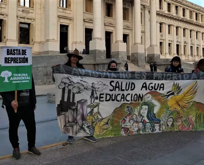 Reclamo-Socioambiental-en-Tribunales-_gentileza-Radio-Universidad_
