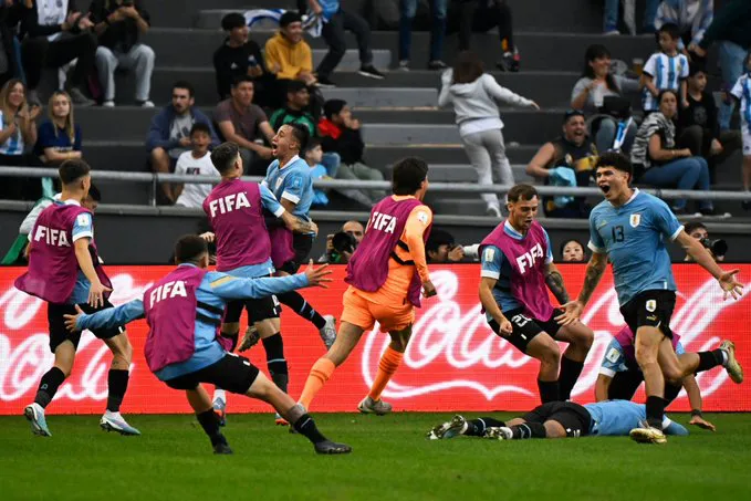 De La Plata al cielo: Uruguay campeón mundial sub-20 de fútbol