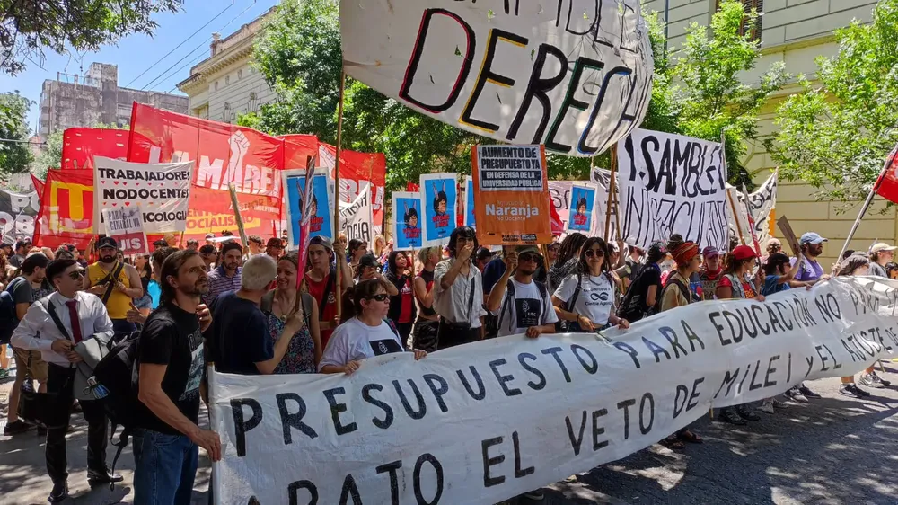 Marcha contra Milei en Córdoba (Miriam Campos) 6