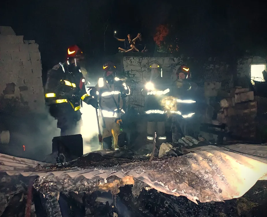 Incendio en vivienda de barrio El Sauce (Policía)