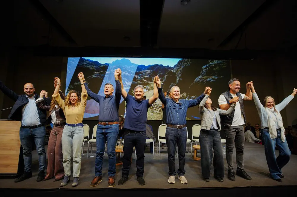 Schiaretti criticó a Milei y dijo que "la novedad nacional es la alianza Provincia Unidas" thumbnail