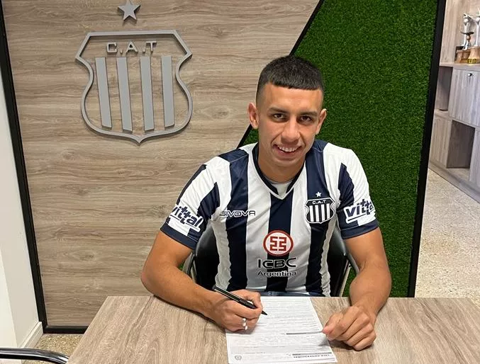 Ortegoza firma en Talleres by Talleres