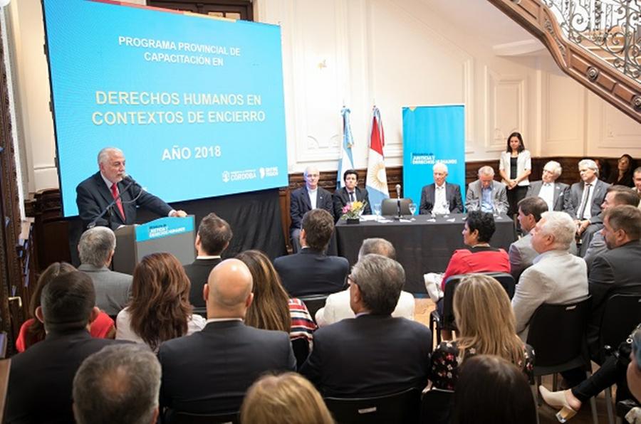 Capacitación-en-DDHH-en-contextos-de-encierro-firma-de-convenio-4
