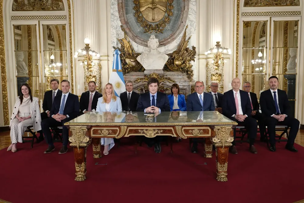 milei y gabinete en cadena nacional by X