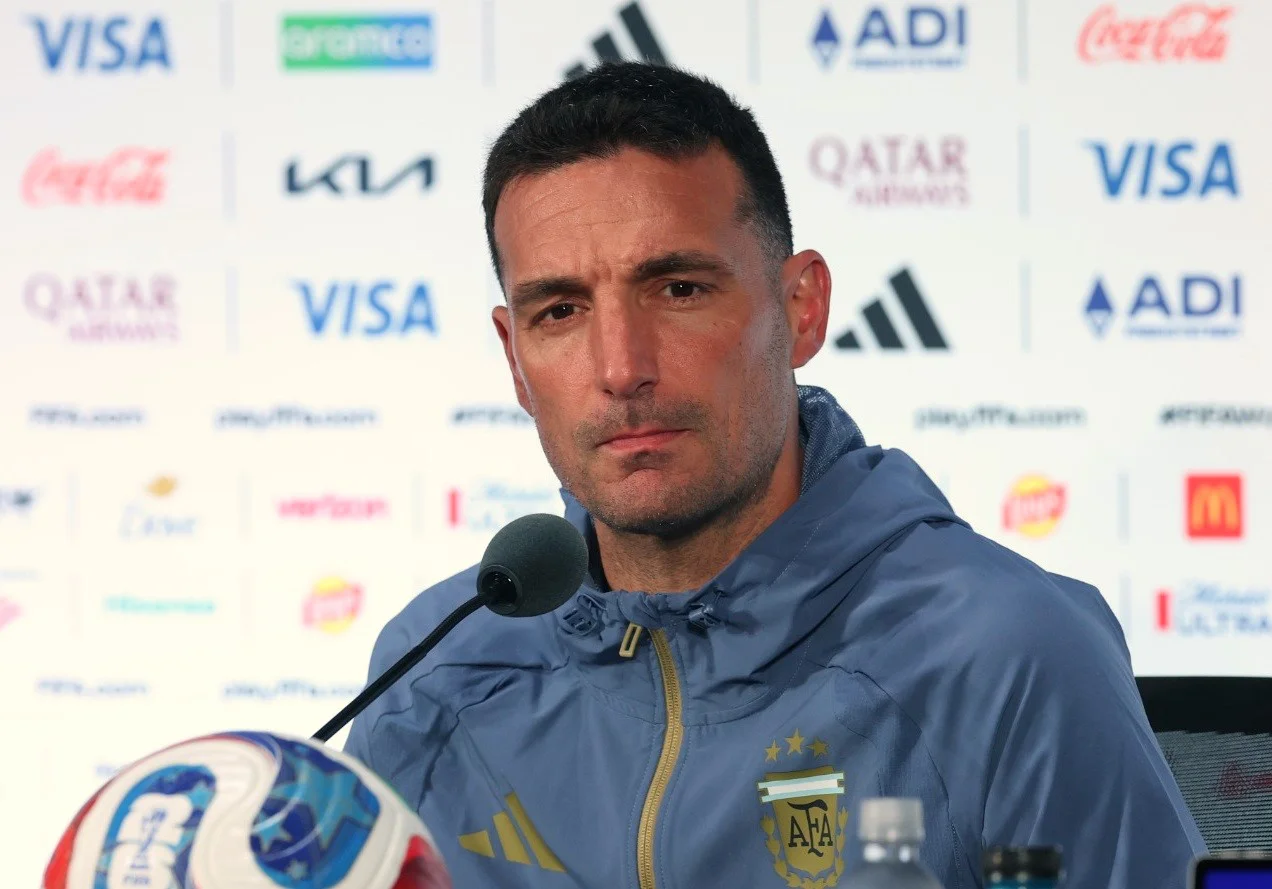 Lionel Scaloni en conferencia de prensa (X de Lionel Scaloni)