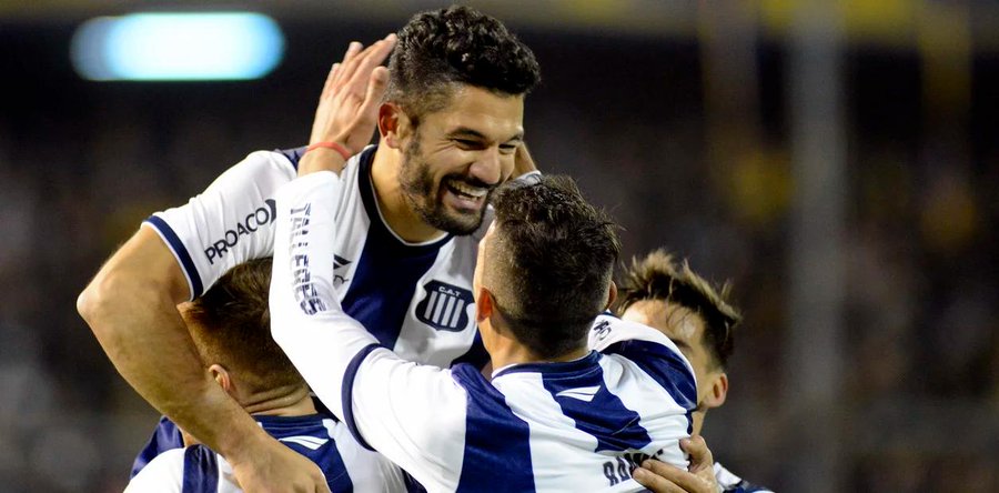 Gandolfi, de tener las valijas armadas a ser titular en Talleres