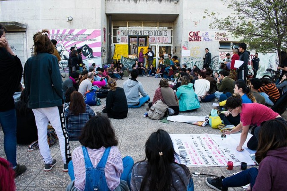 Toma UNC Asamblea Interfacultades UNC