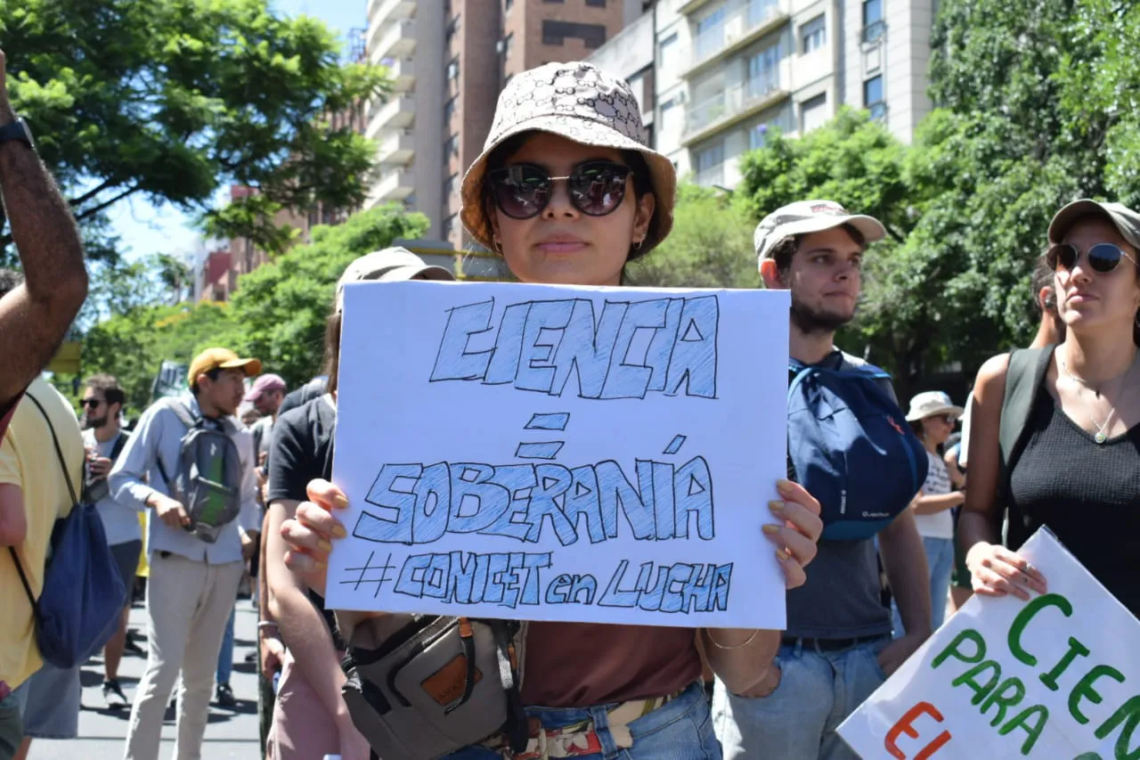 CIENCIA ARGENTINA by Ceresole