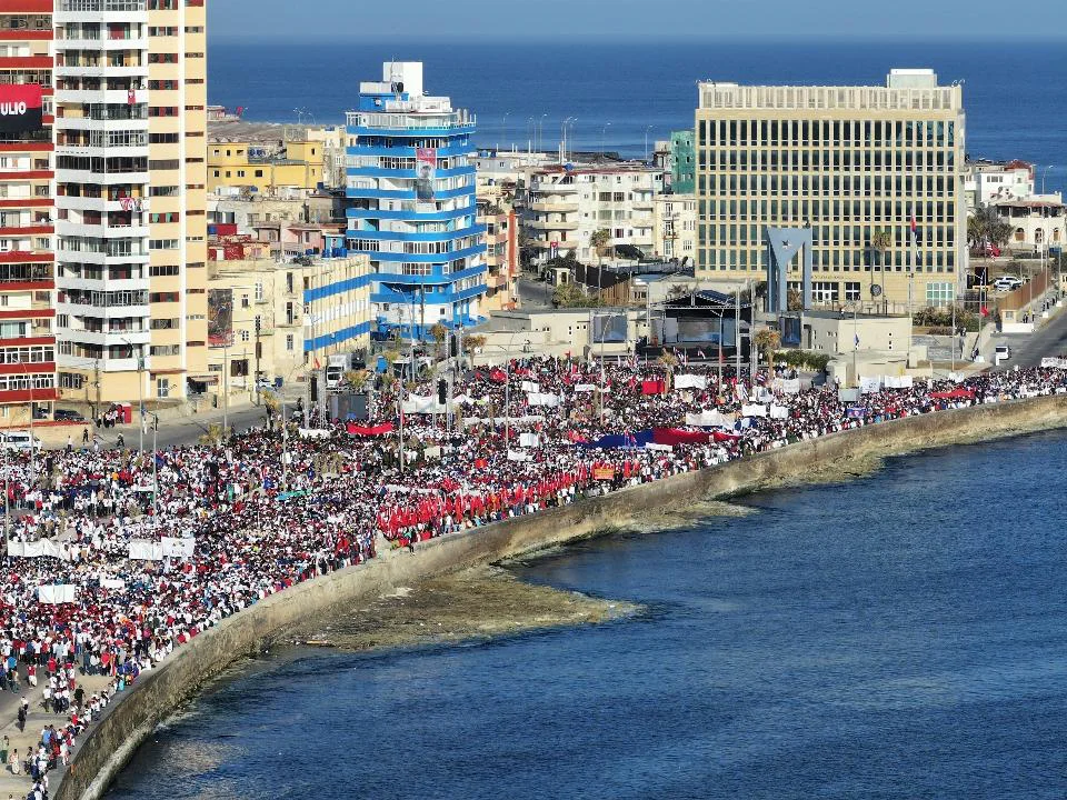 marcha en Cuba by x