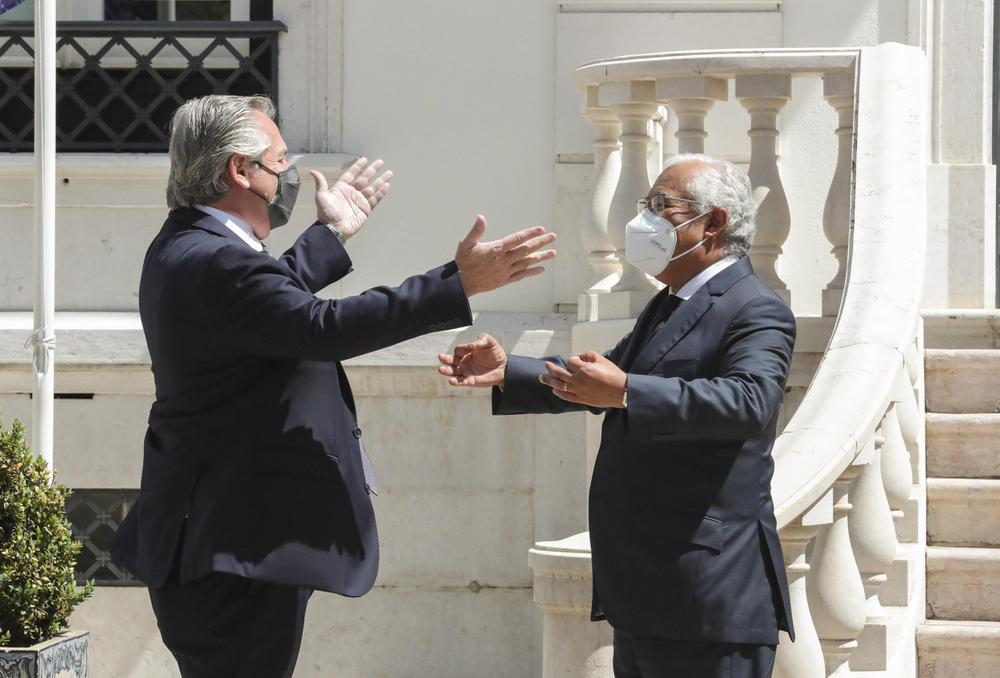 Alberto Fernández en Portugal by NA