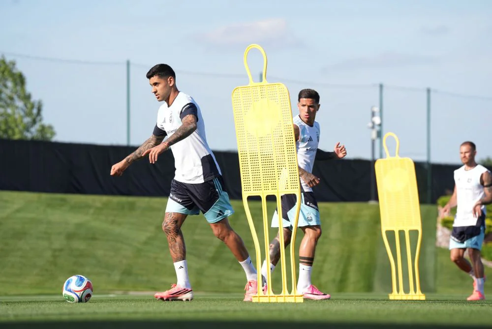 Cuti y Enzo en Kansas  Foto AFA