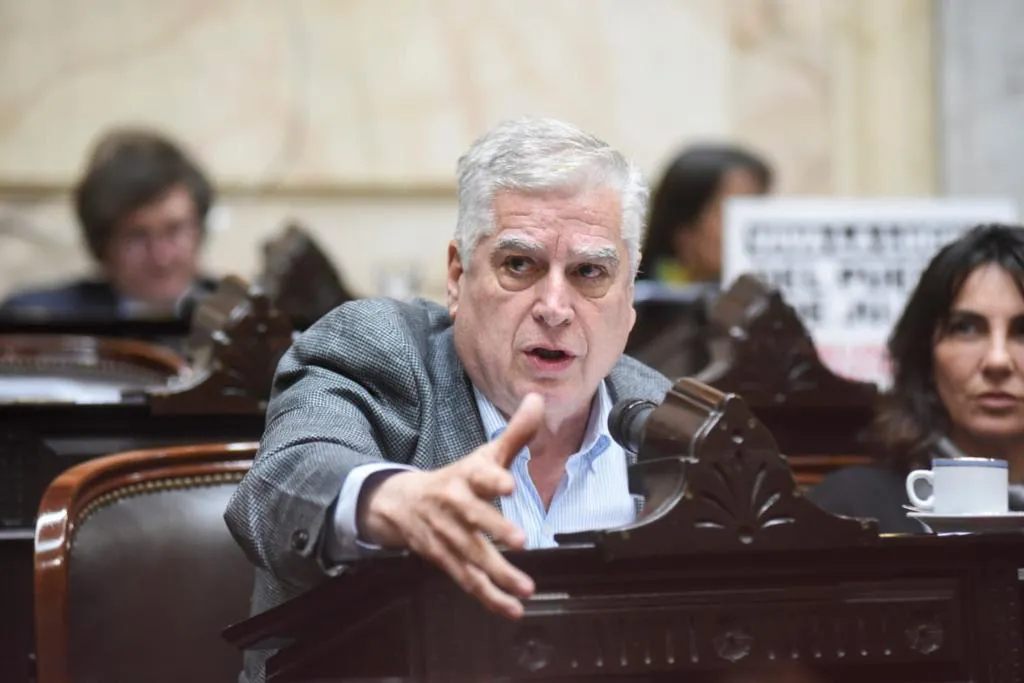 carlos gutierrez