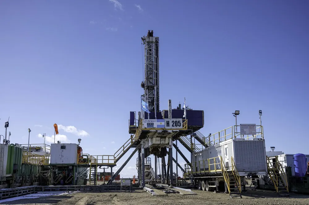 Petroleo en Argentina by NA