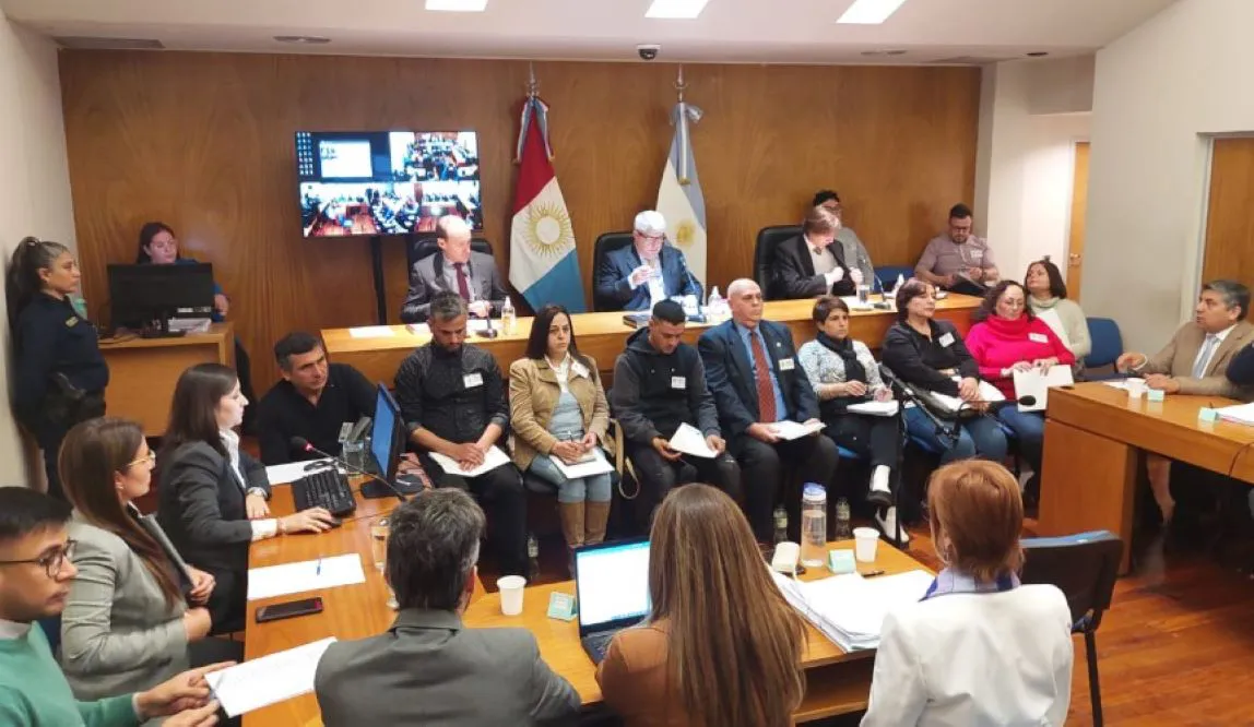 Juicio Trib C. del Eje J. Paredes by Justicia Provincial