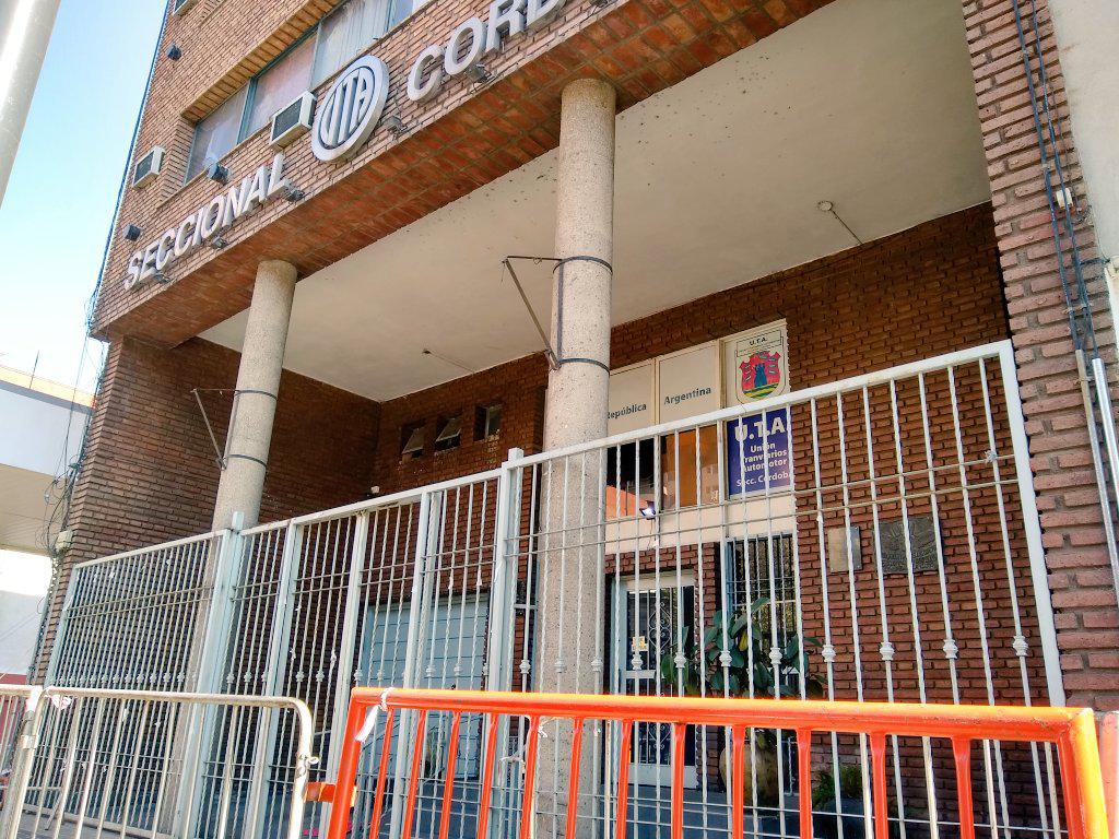 Sede de UTA Córdoba by Igna LNM