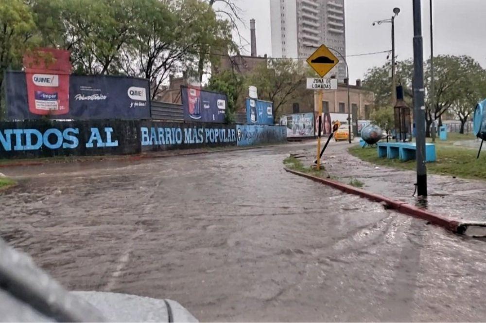 Lluvia inundaciones @leoguevara80