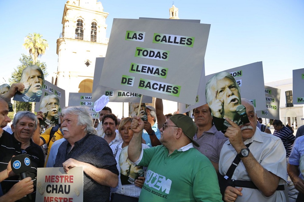 protesta daniele asuncion Llaryora JImaz (1)