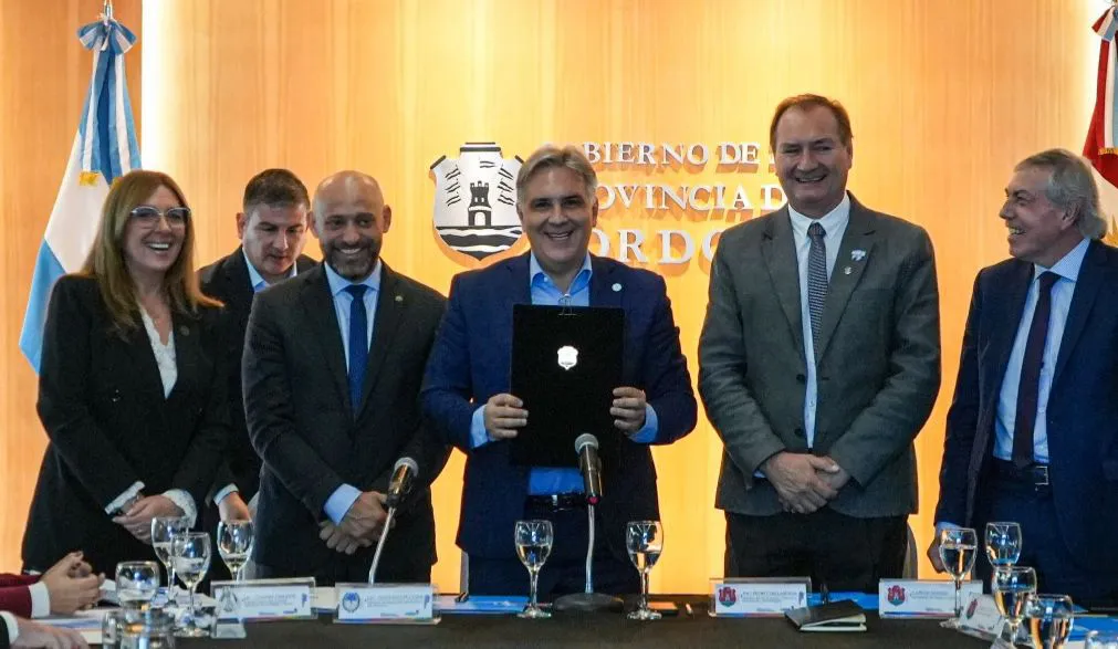 martín llaryora by gobierno