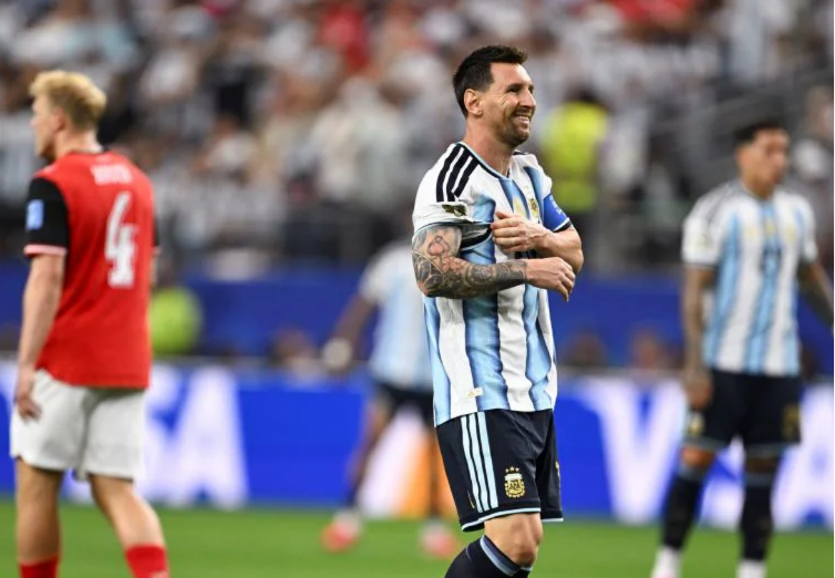 Messi en partido con Austraia Xinhua