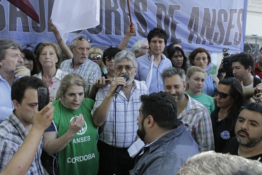 Multitudinariamarcha hacia el Anses en contra de la reforma laboral Foto de Diego Roscop (4)