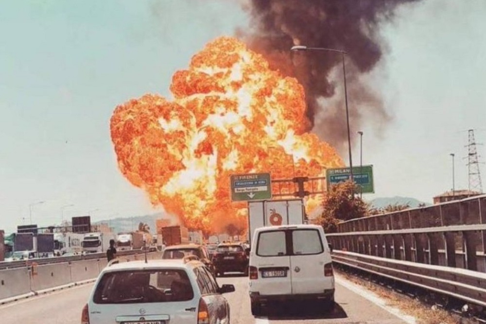 explosión camión Bolonia